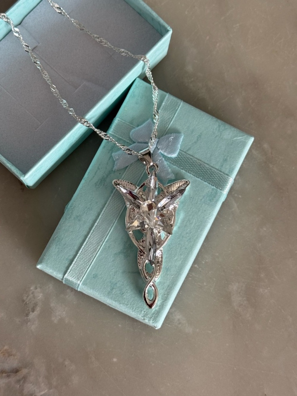 Arwen’s Evenstar Pendant : Lord of the Rings Necklace